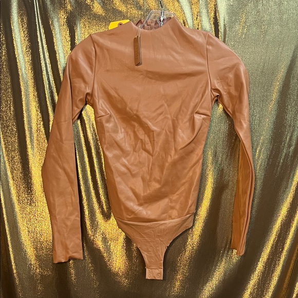 SKIMS “Sienna” Long Sleeve Bodysuit - Picture 6 of 7